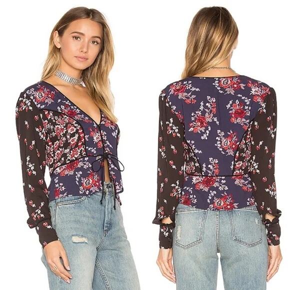 FREE PEOPLE THE WORLD TURNS BLUE & BLACK FLORAL CROP LONG SLEEVE BLOUSE MEDIUM - Picture 1 of 12